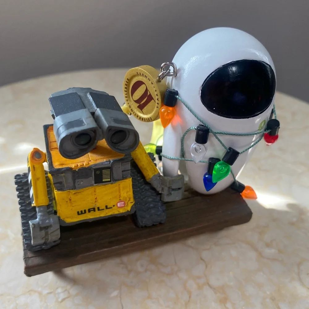 Disney Store 2018 Wall-E and Eve Christmas Sketchbook Ornament